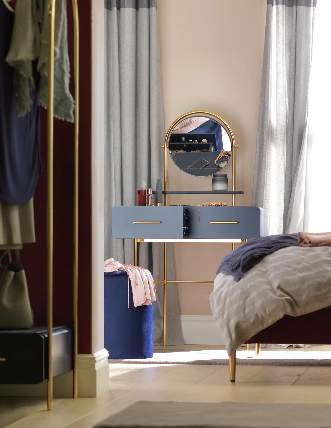 Discount - Habitat Wilderness Dressing Table & Stool Dressing Tables 2 Discount - Habitat Wilderness Dressing Table & Stool Dressing Tables - Image 2